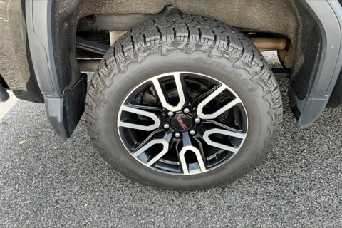 More photos of 2020 GMC Sierra 1500 AT4 at Autova, VA