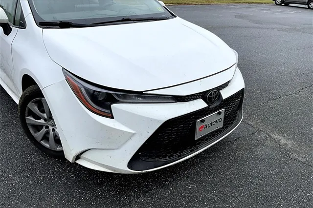 2020 Toyota Corolla LE photo 2