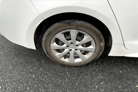 More photos of 2020 Toyota Corolla LE at Autova, VA