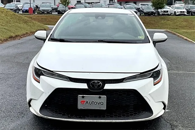 2020 Toyota Corolla LE photo 3
