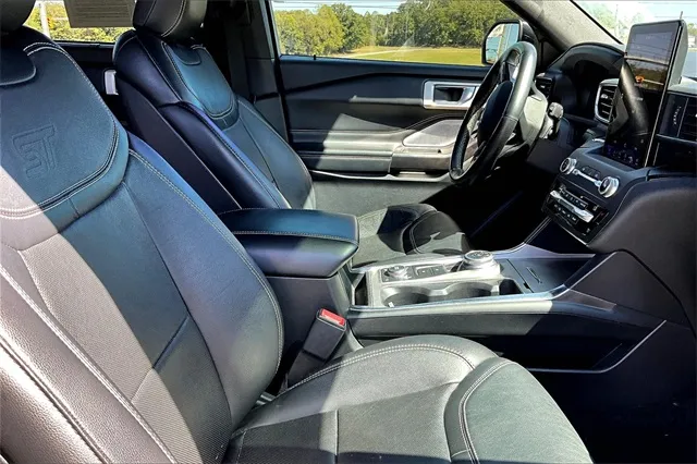 2020 Ford Explorer ST photo 3