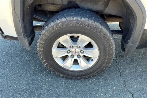 More photos of 2019 GMC Sierra 1500 SLE at Autova, VA