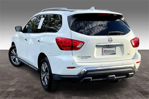 More photos of 2019 Nissan Pathfinder SL at Autova, VA