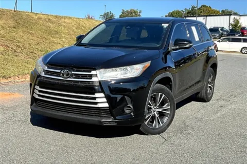 Photos of 2019 Toyota Highlander LE for sale in Madison Heights, VA at Autova