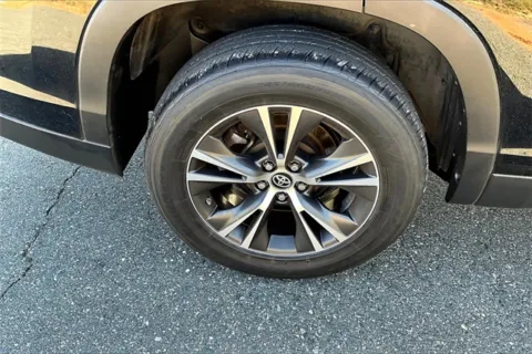 More photos of 2019 Toyota Highlander LE at Autova, VA