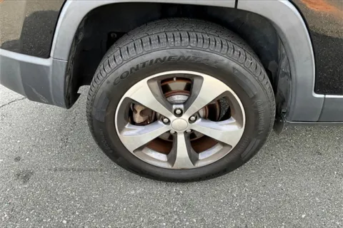 More photos of 2019 Jeep Cherokee Limited at Autova, VA