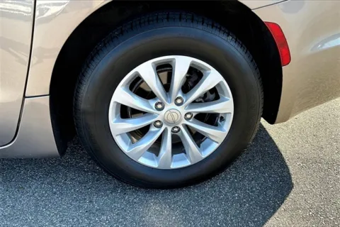 More photos of 2017 Chrysler Pacifica Touring L at Autova, VA