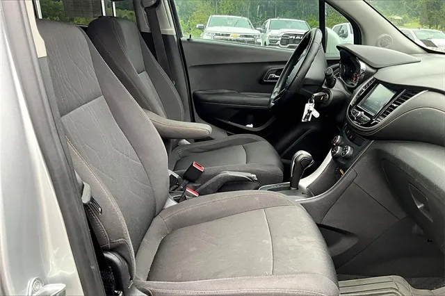 2017 Chevrolet Trax LT photo 4