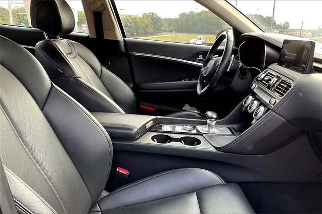 2022 Genesis G70 2.0T photo 4