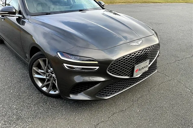 2022 Genesis G70 2.0T photo 2