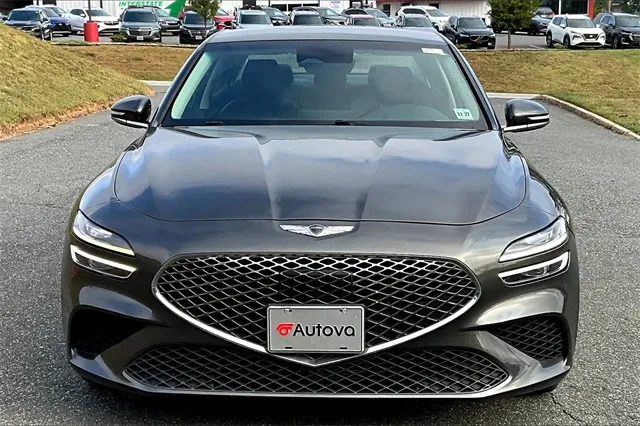 2022 Genesis G70 2.0T photo 3
