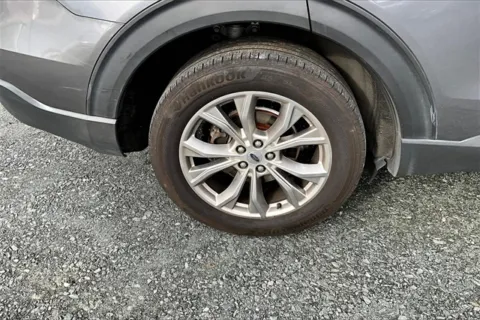 More photos of 2022 Ford Explorer XLT at Autova, VA