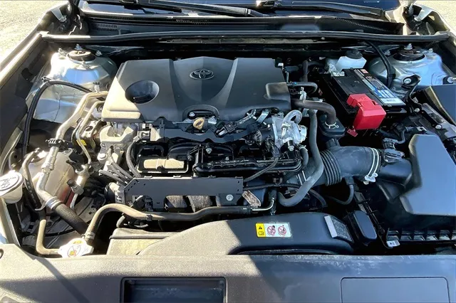 2022 Toyota Camry LE photo 3