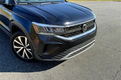 More photos of 2022 Volkswagen Taos 1.5T SE at Autova, VA