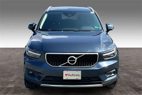 Photos of 2022 Volvo XC40 Momentum for sale in Madison Heights, VA at Autova