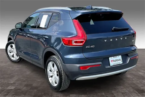 More photos of 2022 Volvo XC40 Momentum at Autova, VA