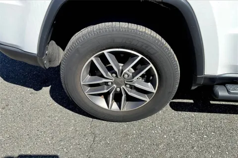 More photos of 2022 Jeep Grand Cherokee WK Limited at Autova, VA