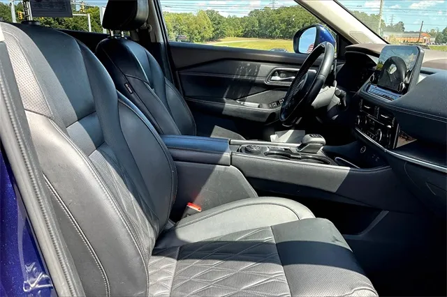 2022 Nissan Rogue Platinum photo 4
