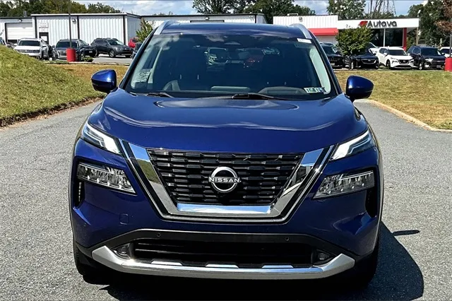2022 Nissan Rogue Platinum photo 3
