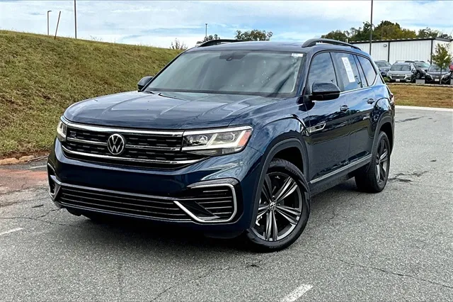 2021 Volkswagen Atlas V6 SE Technology R-Line photo 3