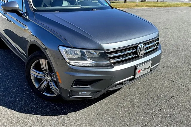 2021 Volkswagen Tiguan SEL photo 2