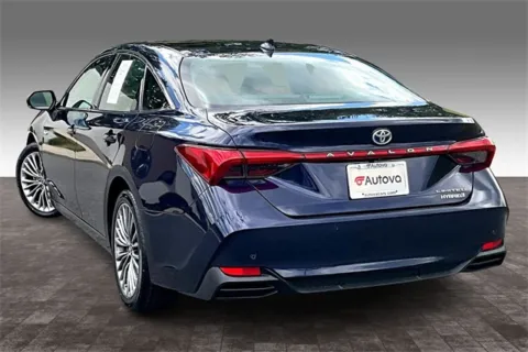More photos of 2021 Toyota Avalon Hybrid Limited at Autova, VA