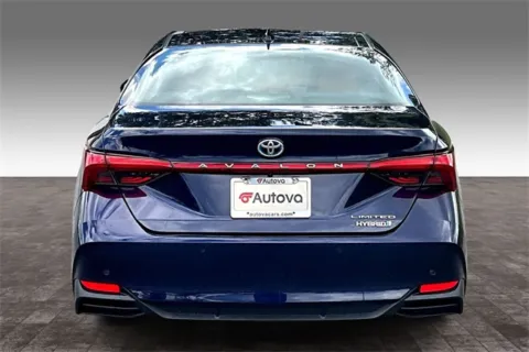More photos of 2021 Toyota Avalon Hybrid Limited at Autova, VA
