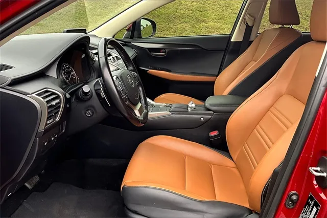2021 Lexus NX 300 photo 3