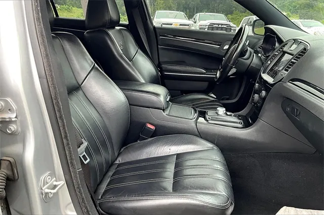 2020 Chrysler 300 S photo 4