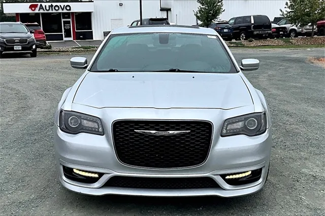 2020 Chrysler 300 S photo 3