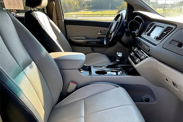 2020 Kia Sedona EX photo 4