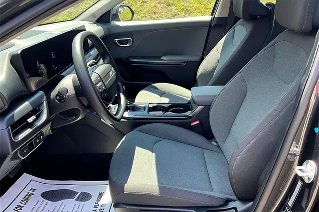 2025 Kia K4 LXS photo 4