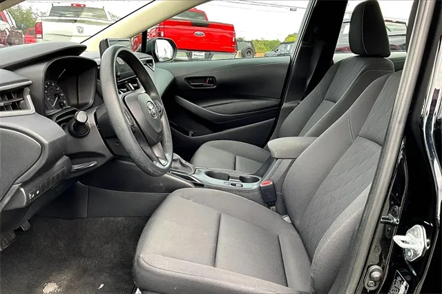 2024 Toyota Corolla LE photo 3