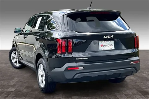 More photos of 2023 Kia Sorento LX at Autova, VA
