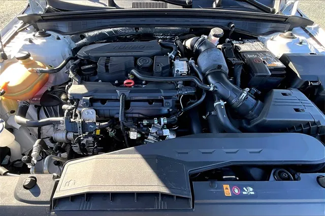 2023 Kia K5 GT-Line photo 3