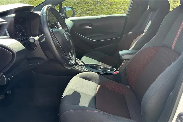 2023 Toyota Corolla SE photo 4