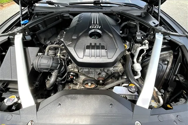 2022 Genesis G70 2.0T Prestige photo 3