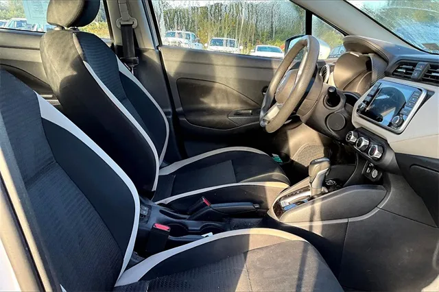 2021 Nissan Versa 1.6 SV photo 3