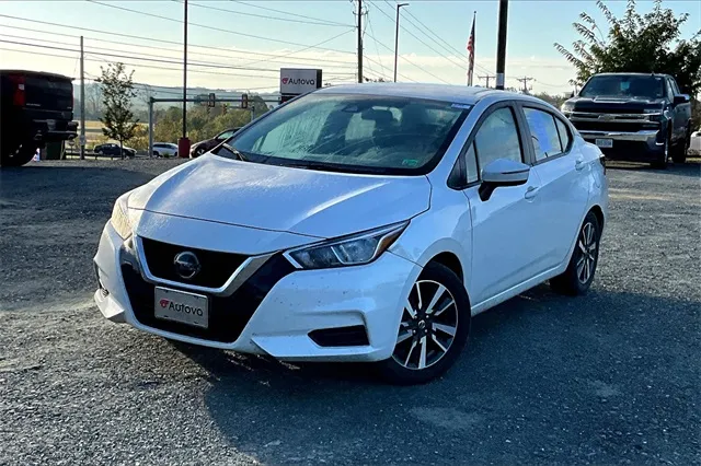 2021 Nissan Versa 1.6 SV photo 4
