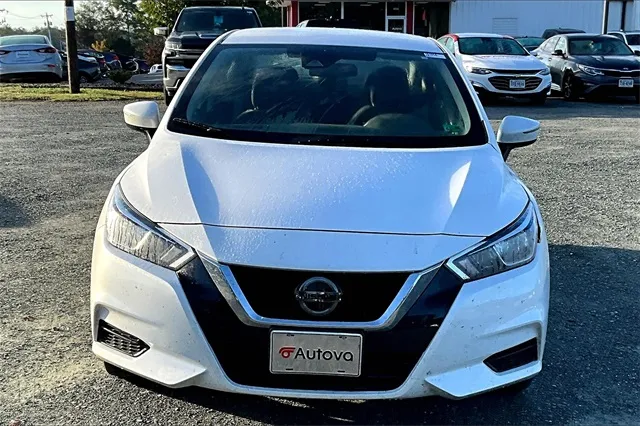 2021 Nissan Versa 1.6 SV photo 2