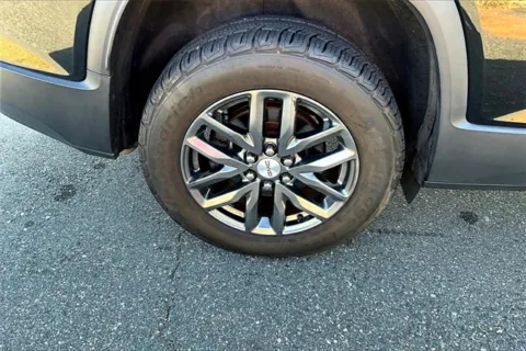 More photos of 2019 GMC Acadia SLT-1 at Autova, VA