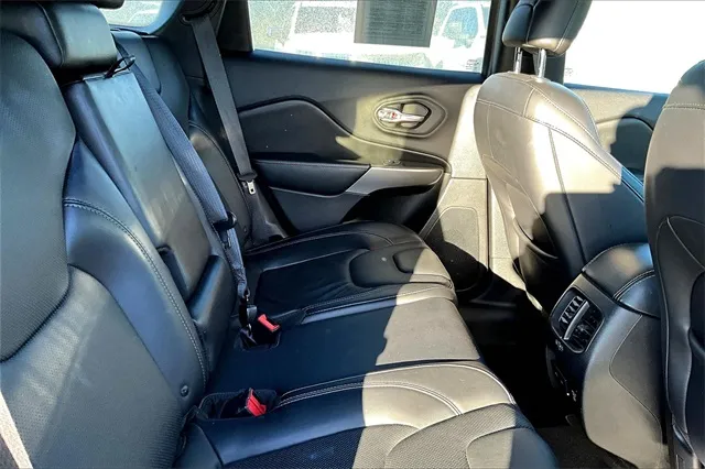 2019 Jeep Cherokee Limited photo 3