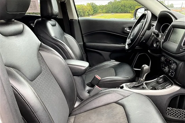 2019 Jeep Compass Latitude photo 2