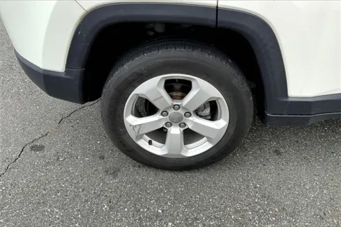 More photos of 2019 Jeep Compass Latitude at Autova, VA