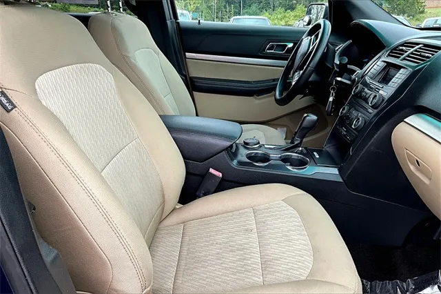 2017 Ford Explorer Base photo 4