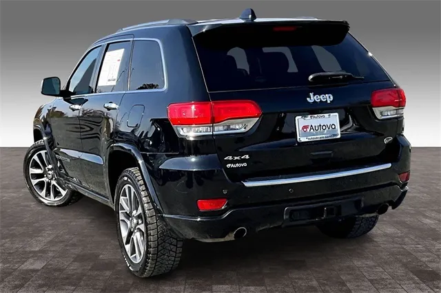 2017 Jeep Grand Cherokee Overland photo 2