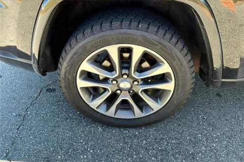 More photos of 2017 Jeep Grand Cherokee Overland at Autova, VA
