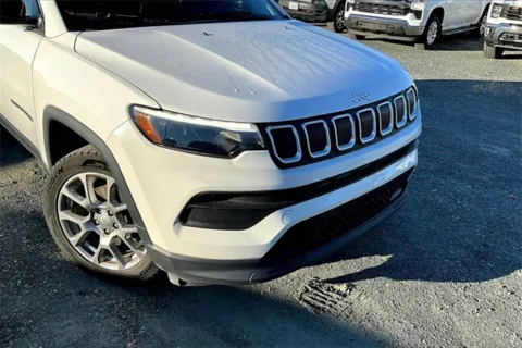 More photos of 2022 Jeep Compass Latitude Lux at Autova, VA