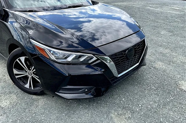 2022 Nissan Sentra SV photo 2