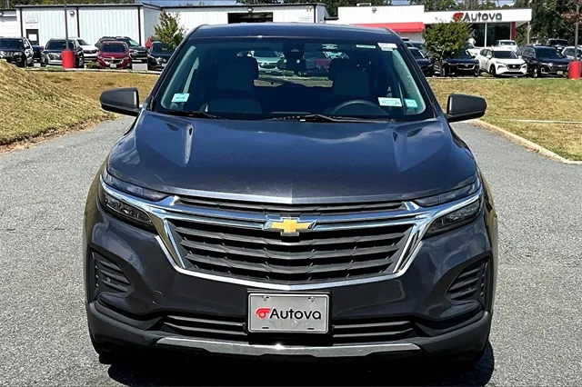 2022 Chevrolet Equinox LS photo 2